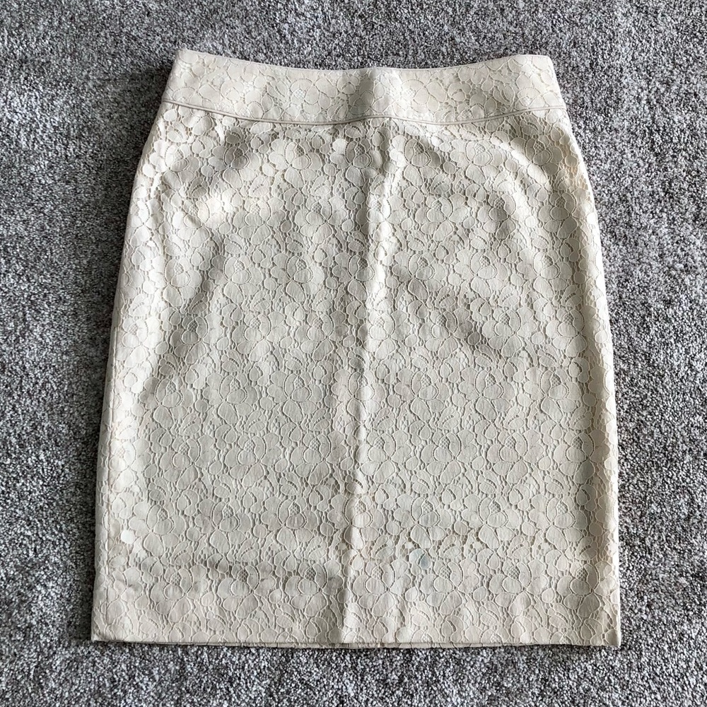 Talbots cream lace pencil skirt, size 2 petite